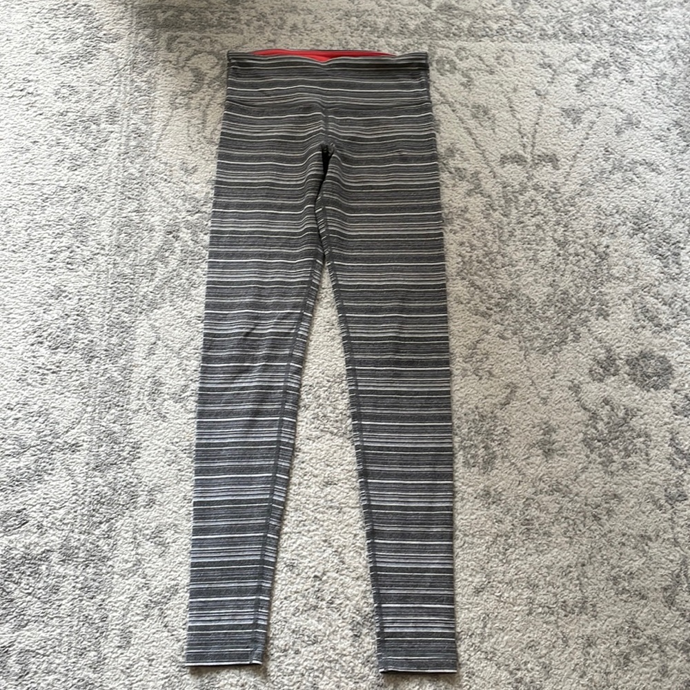 Lululemon Tights Size 4. 1st Generation!